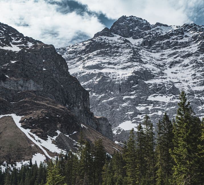 Switzerland 2026: Salaries, Visas & Cost of Living