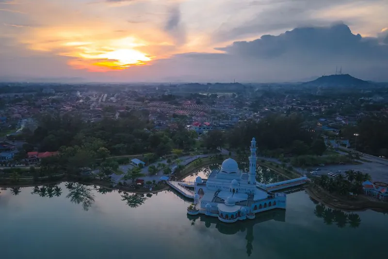 Brunei in 2026: Zero Personal Income Tax, the Safest Country in Southeast Asia, and a Land Law That Just Changed Everything