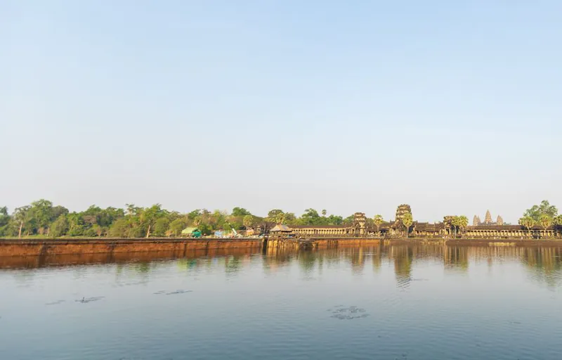 Moving to Cambodia in 2026: The Undocumented ER Visa Rule, Fully Dollarized Costs, and Nighttime Safety