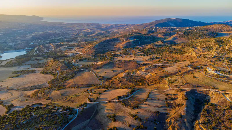 Moving to Cyprus in 2026: Non-Dom 0% Dividend Tax, Nomad Visa & Paphos Rent