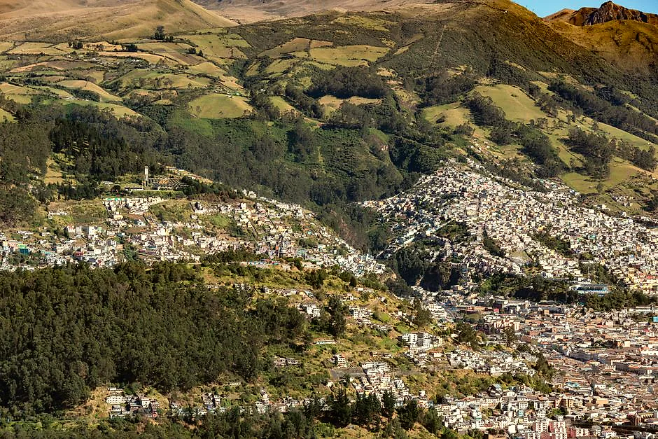 Moving to Ecuador in 2026: $1,446 Pension Visa, 0% Tax on Foreign Pensions, and Cuenca Reality