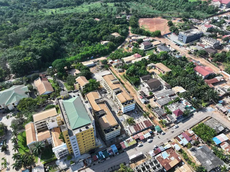 Moving to Ghana in 2026: Right of Abode, 5% Growth, and New Tax Brackets