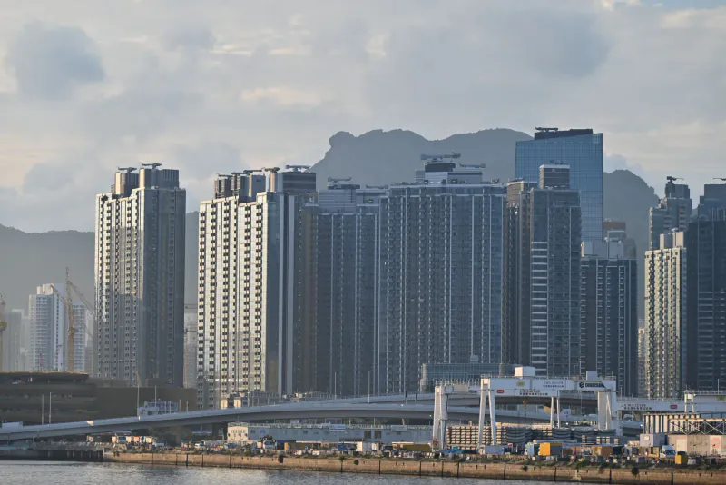 Hong Kong 2026: Salaries, Visas & Cost of Living
