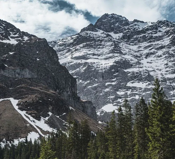 Switzerland 2026: Salaries, Visas & Cost of Living