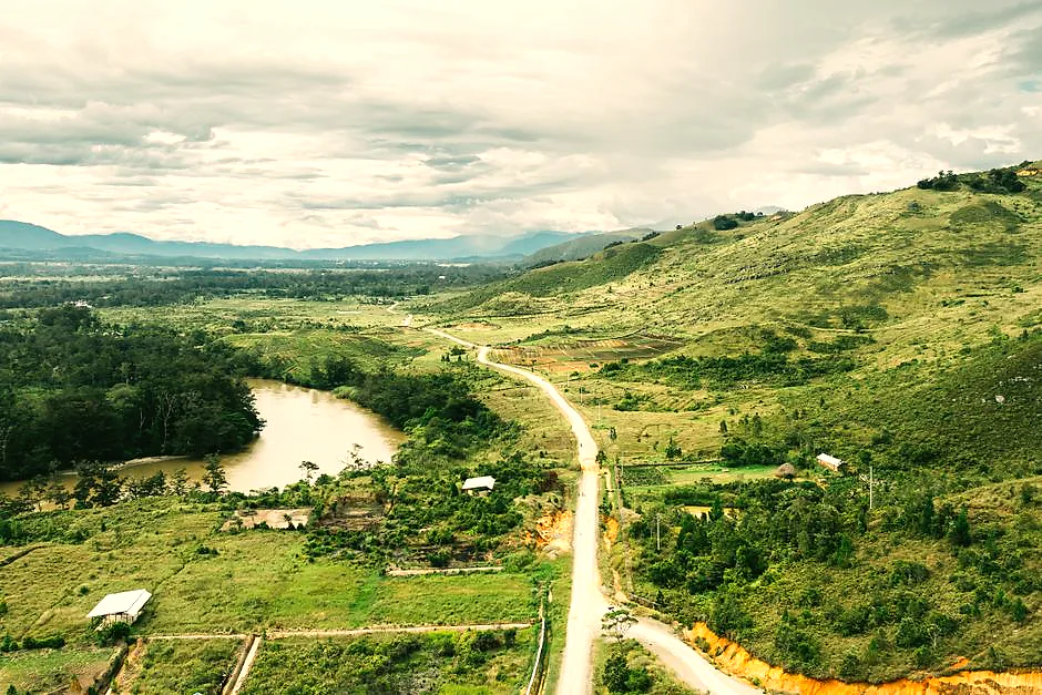 Moving to Papua New Guinea in 2026: 42% Tax, Work Permits, and Compound Realities
